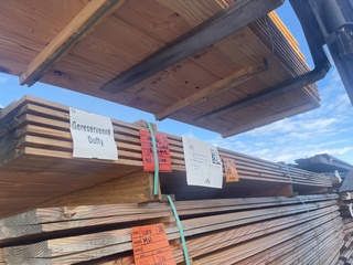 Ca. 46x Douglas halfhouts rabat, 18x130mm, lengte 300cm